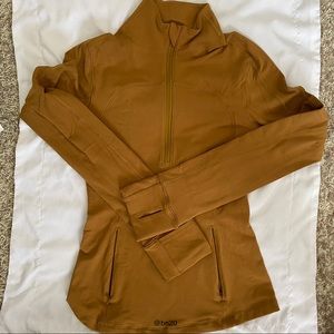 SOLD Lululemon Run Briskly 1/2 Zip